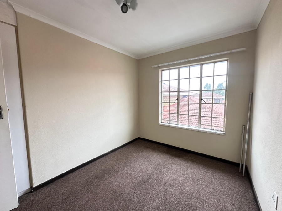 To Let 2 Bedroom Property for Rent in Beyers Park Gauteng