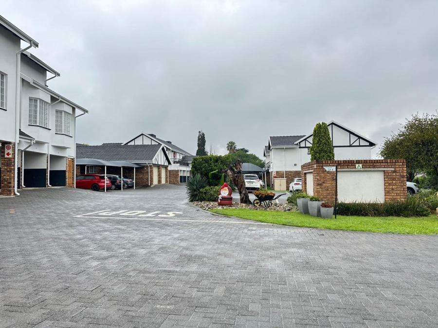 To Let 2 Bedroom Property for Rent in Beyers Park Gauteng