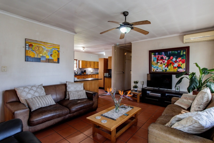 4 Bedroom Property for Sale in Zwartkop Gauteng