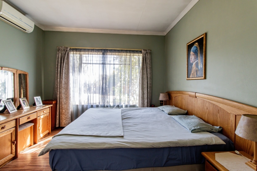 4 Bedroom Property for Sale in Zwartkop Gauteng