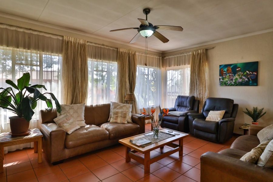 4 Bedroom Property for Sale in Zwartkop Gauteng