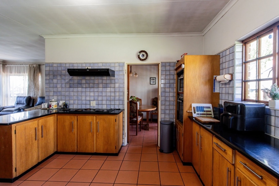 4 Bedroom Property for Sale in Zwartkop Gauteng