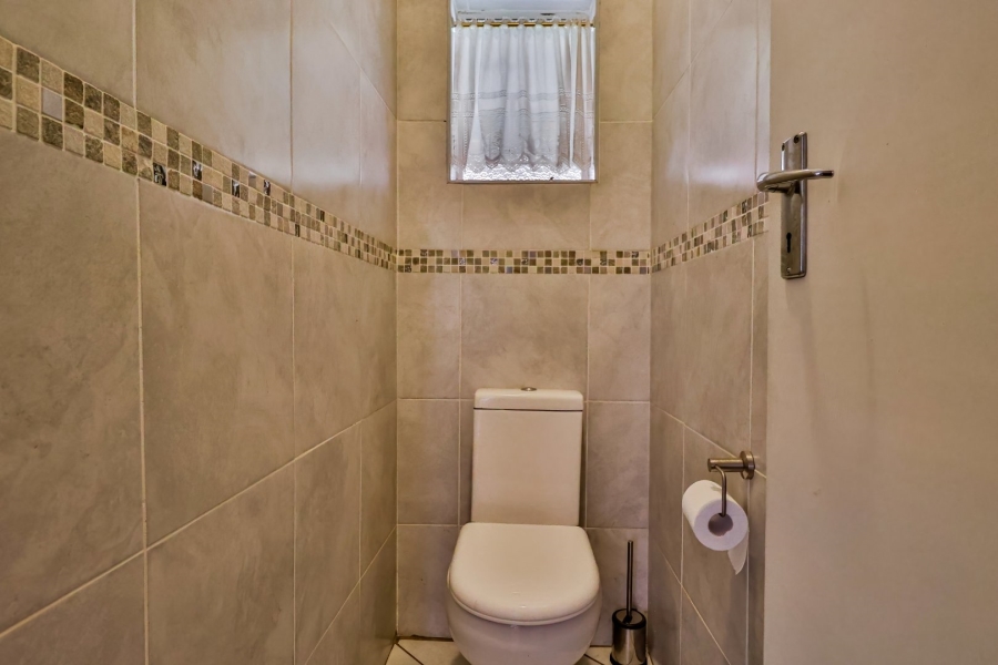 4 Bedroom Property for Sale in Zwartkop Gauteng