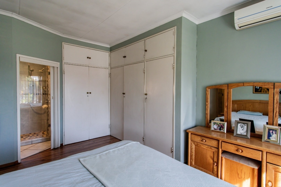 4 Bedroom Property for Sale in Zwartkop Gauteng