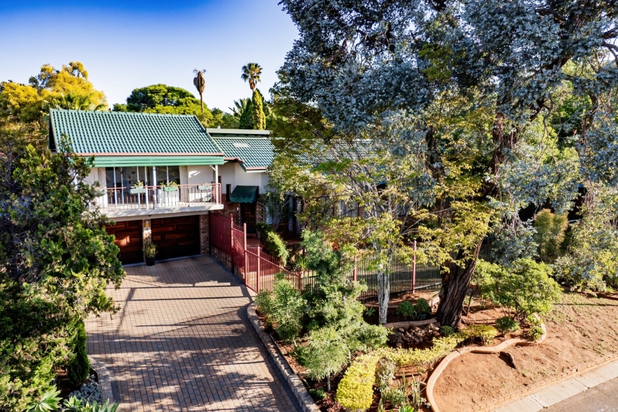 4 Bedroom Property for Sale in Zwartkop Gauteng