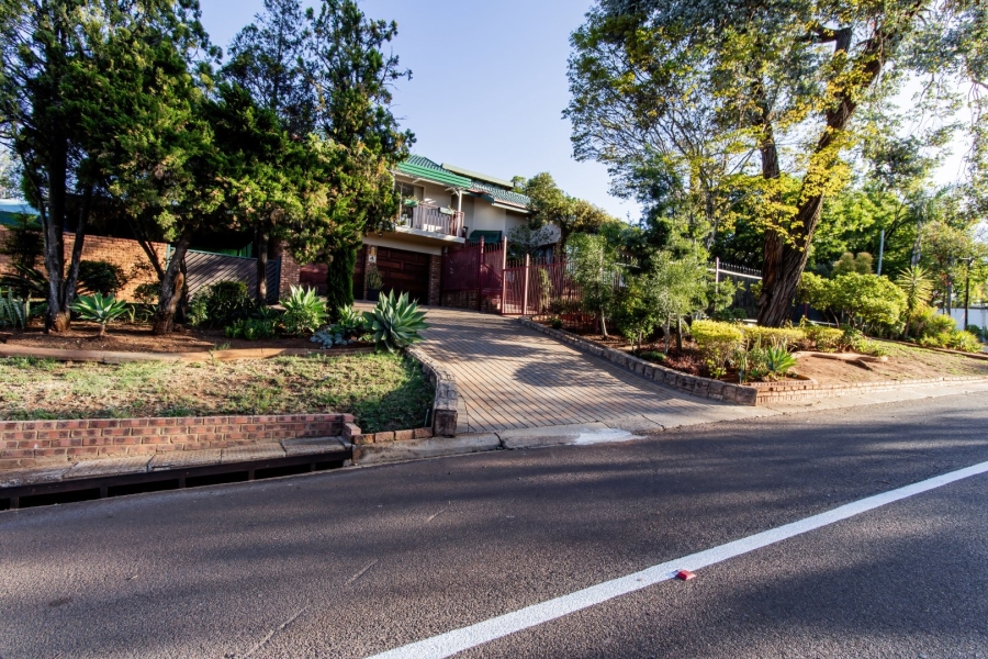 4 Bedroom Property for Sale in Zwartkop Gauteng