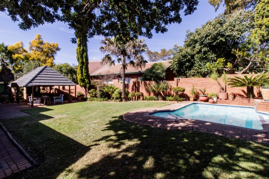 4 Bedroom Property for Sale in Zwartkop Gauteng