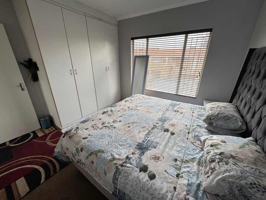 2 Bedroom Property for Sale in Glen Marais Gauteng