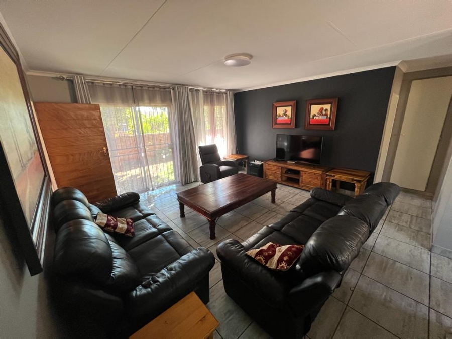 To Let 1 Bedroom Property for Rent in Amberfield Gauteng