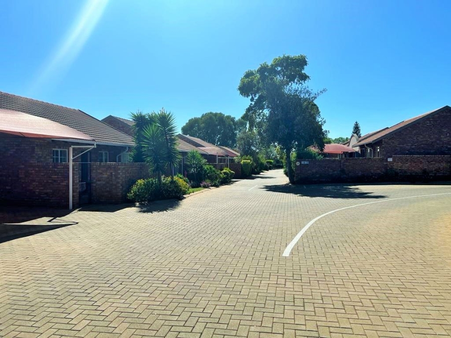 To Let 1 Bedroom Property for Rent in Amberfield Gauteng