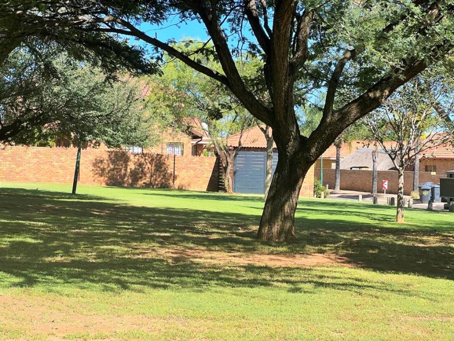 To Let 1 Bedroom Property for Rent in Amberfield Gauteng