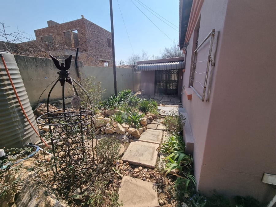 To Let 3 Bedroom Property for Rent in Vaaloewer Gauteng