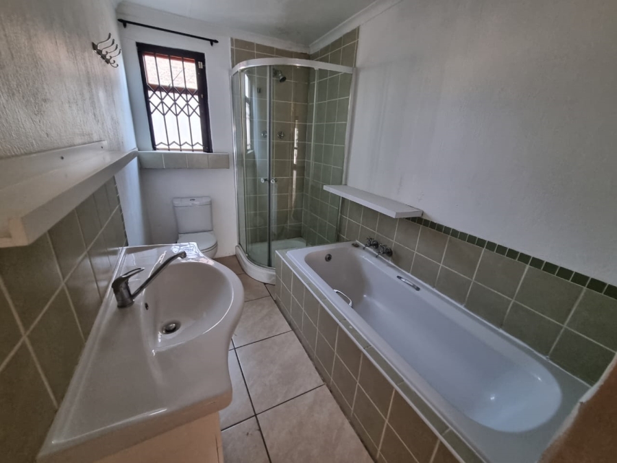 To Let 3 Bedroom Property for Rent in Vaaloewer Gauteng