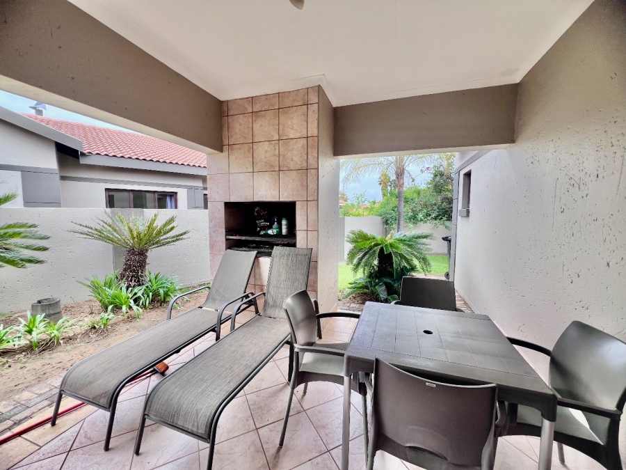 To Let 2 Bedroom Property for Rent in Silver Lakes Golf Estate Gauteng