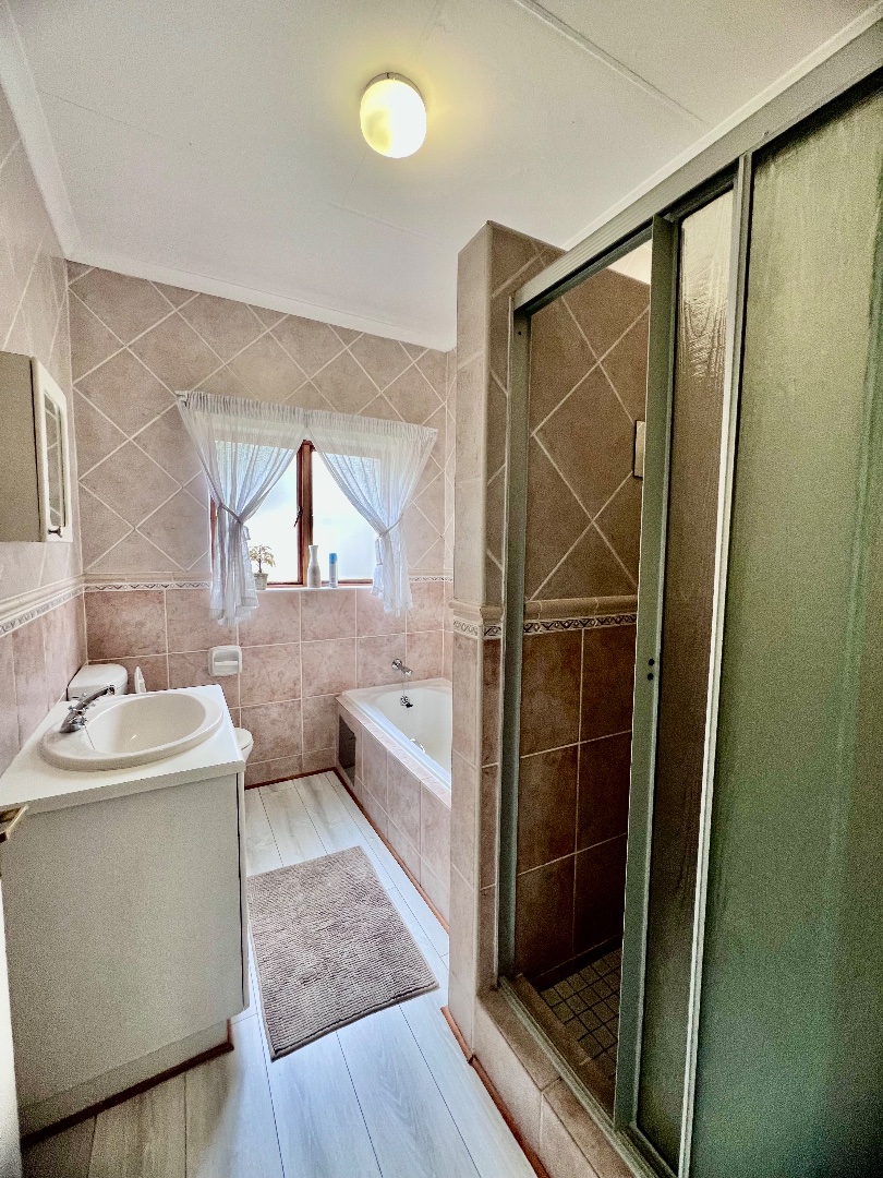 To Let 2 Bedroom Property for Rent in Silver Lakes Golf Estate Gauteng