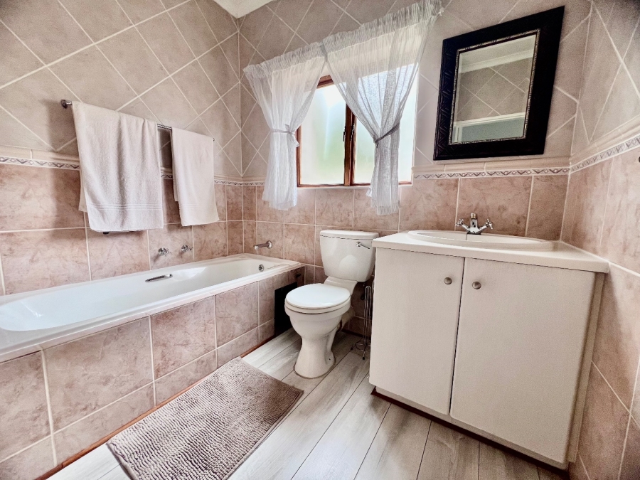 To Let 2 Bedroom Property for Rent in Silver Lakes Golf Estate Gauteng