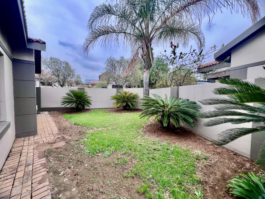 To Let 2 Bedroom Property for Rent in Silver Lakes Golf Estate Gauteng