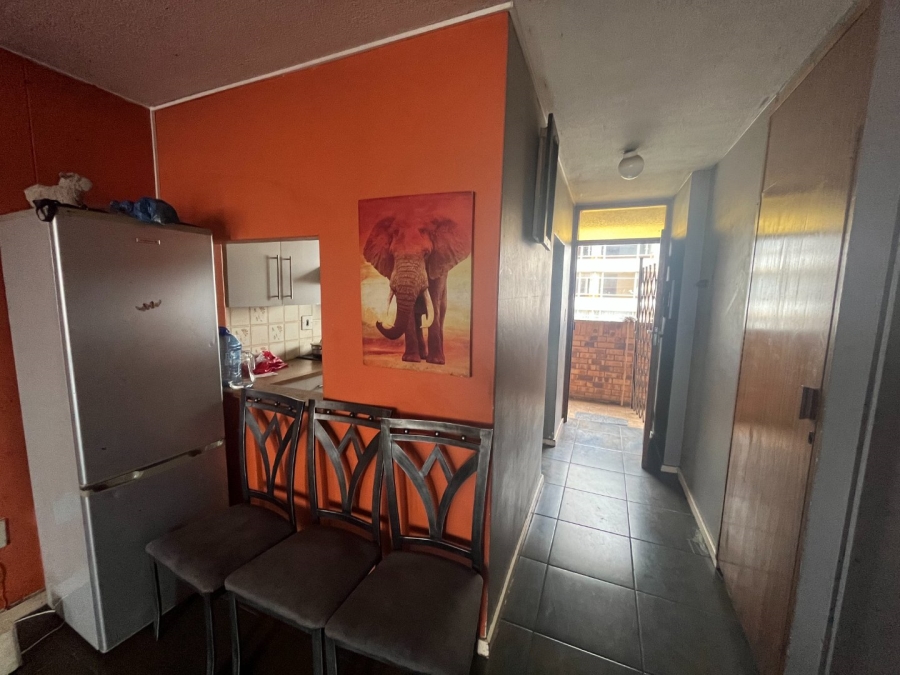 2 Bedroom Property for Sale in Gezina Gauteng