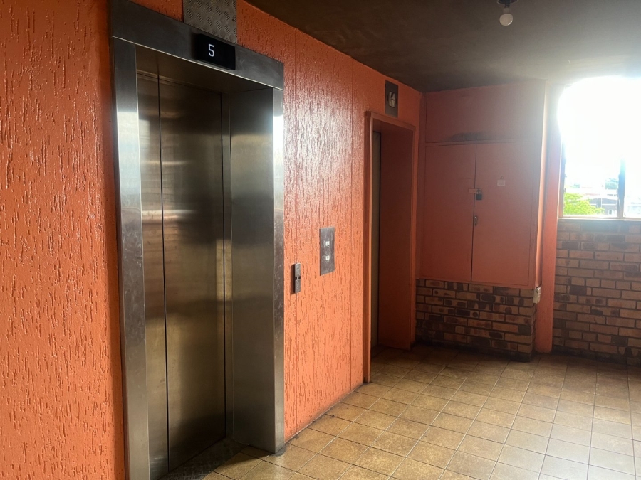 2 Bedroom Property for Sale in Gezina Gauteng