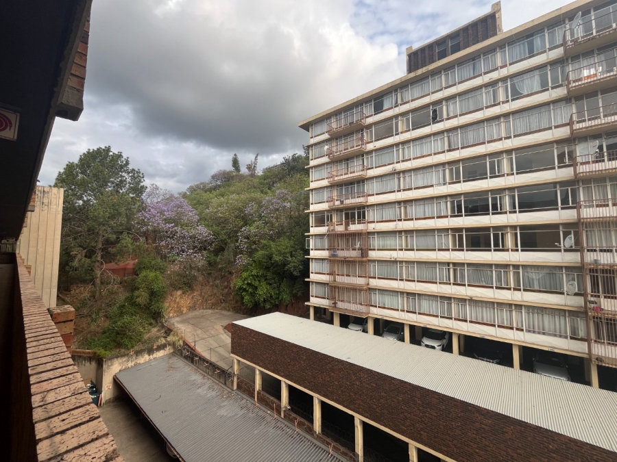 2 Bedroom Property for Sale in Gezina Gauteng