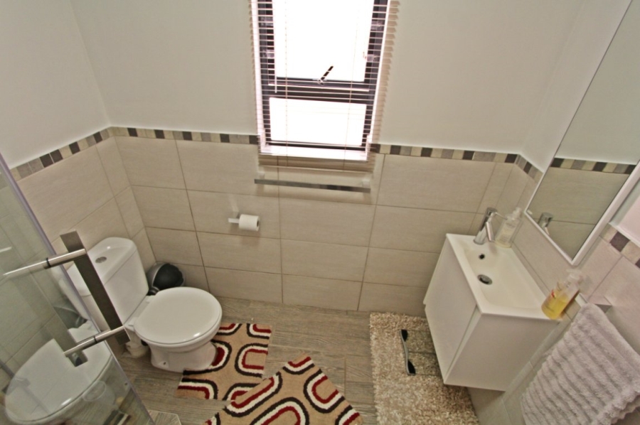 3 Bedroom Property for Sale in Sebenza Gauteng