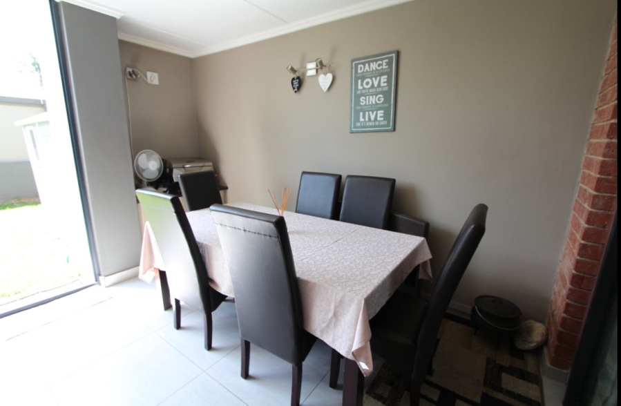 3 Bedroom Property for Sale in Sebenza Gauteng