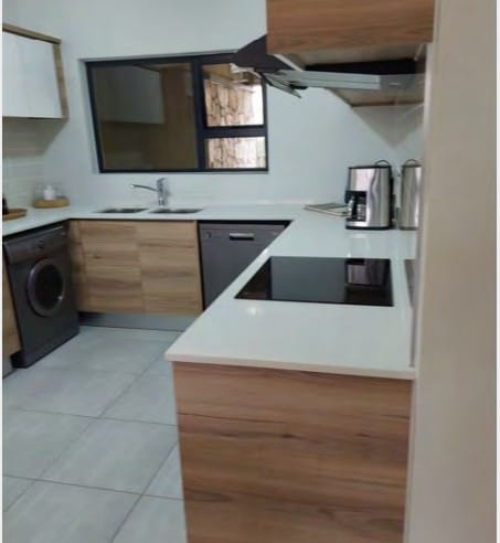 To Let  Bedroom Property for Rent in Waterfall Gauteng