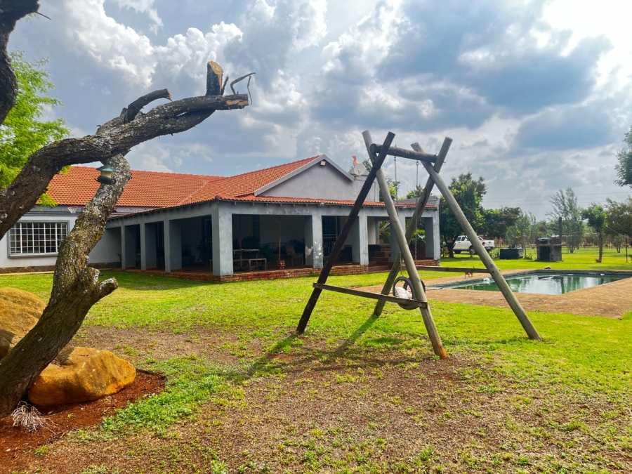 4 Bedroom Property for Sale in Zandfontein AH Gauteng