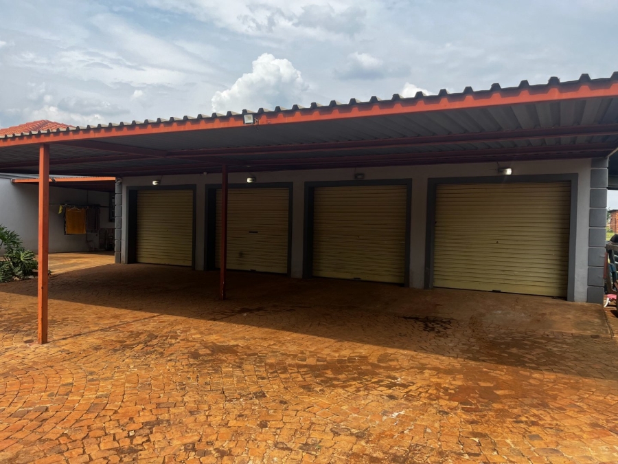 4 Bedroom Property for Sale in Zandfontein AH Gauteng