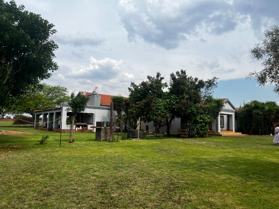 4 Bedroom Property for Sale in Zandfontein AH Gauteng