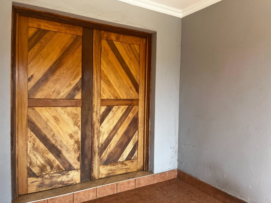 4 Bedroom Property for Sale in Zandfontein AH Gauteng