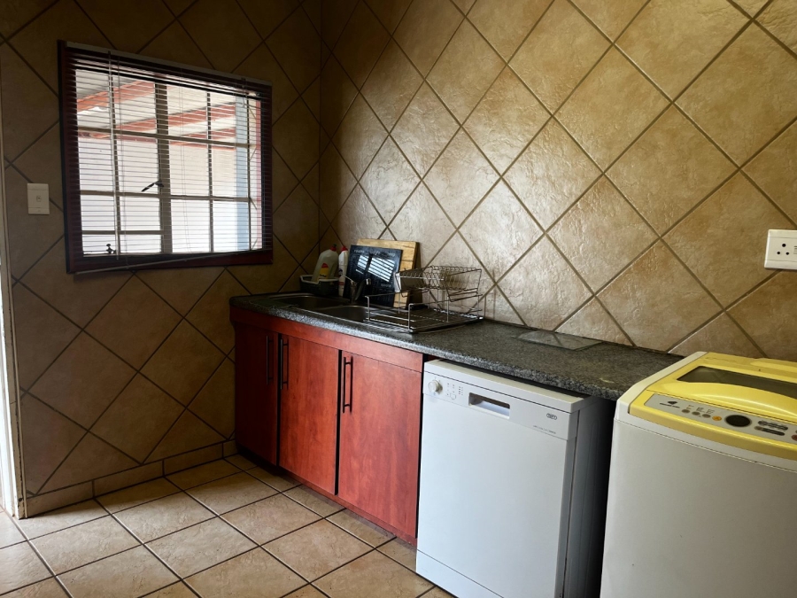 4 Bedroom Property for Sale in Zandfontein AH Gauteng