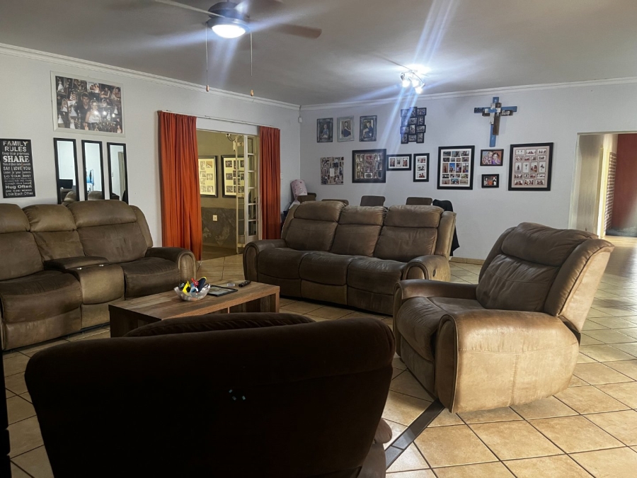 4 Bedroom Property for Sale in Zandfontein AH Gauteng