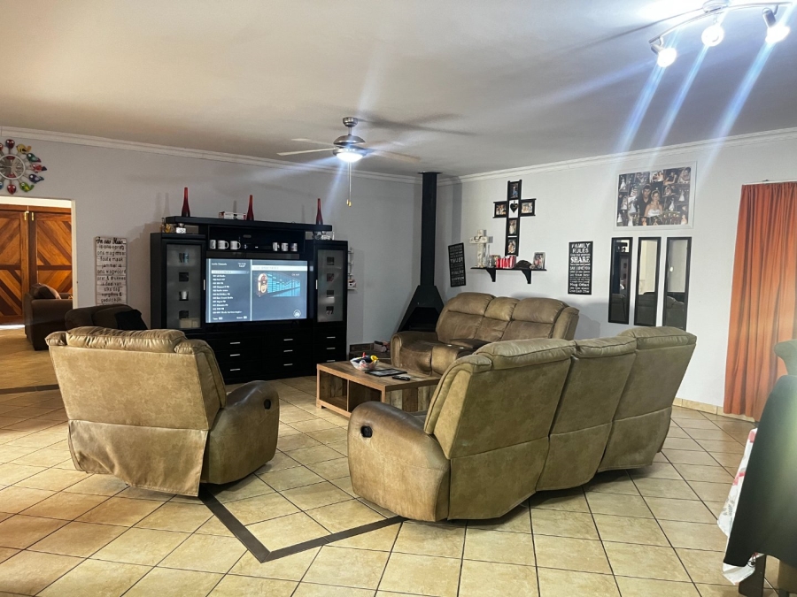 4 Bedroom Property for Sale in Zandfontein AH Gauteng