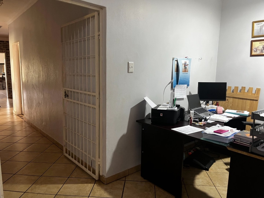 4 Bedroom Property for Sale in Zandfontein AH Gauteng