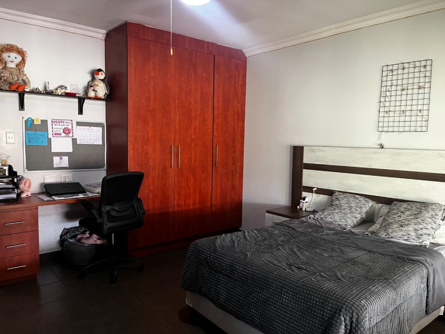 4 Bedroom Property for Sale in Zandfontein AH Gauteng