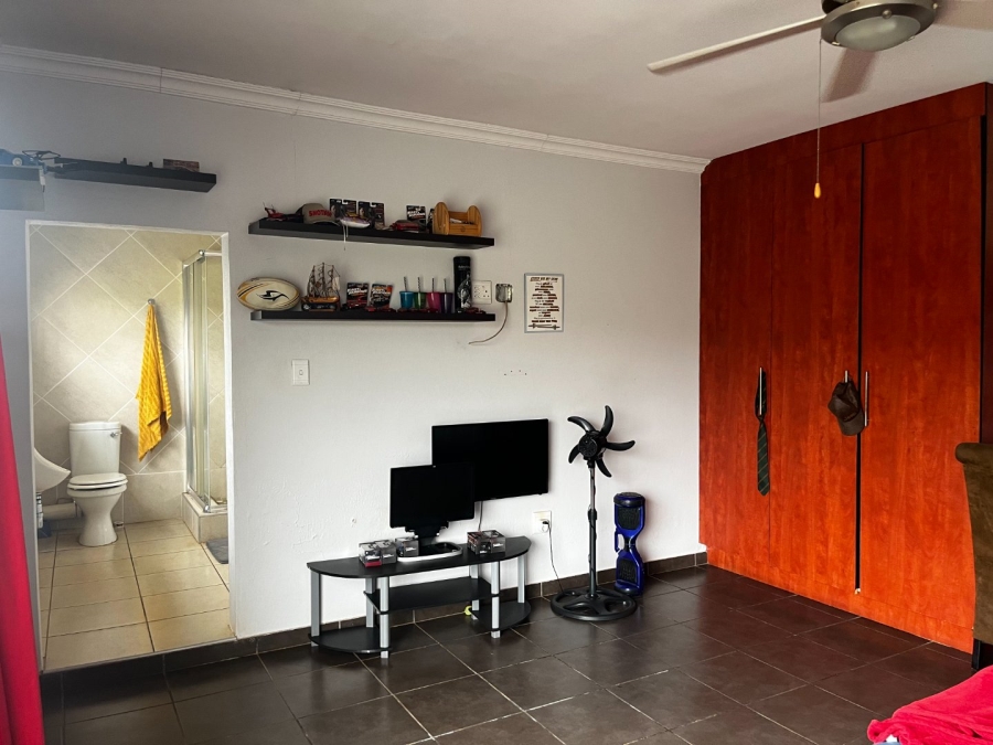 4 Bedroom Property for Sale in Zandfontein AH Gauteng