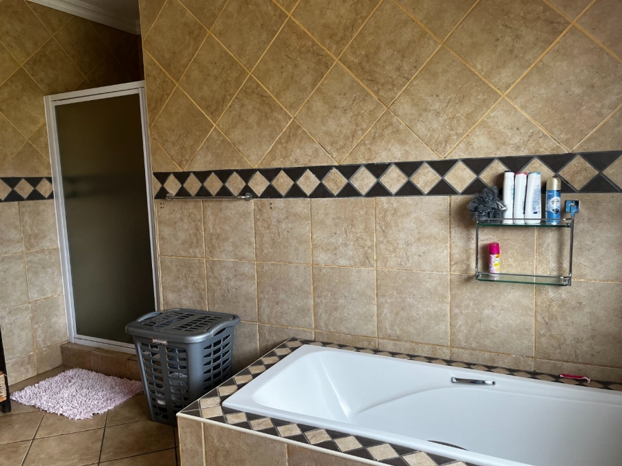 4 Bedroom Property for Sale in Zandfontein AH Gauteng