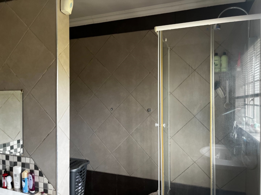 4 Bedroom Property for Sale in Zandfontein AH Gauteng