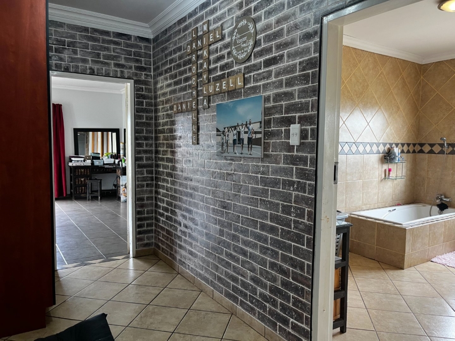 4 Bedroom Property for Sale in Zandfontein AH Gauteng