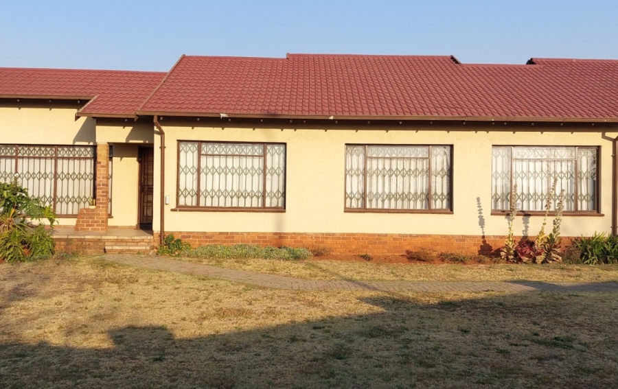 3 Bedroom Property for Sale in Roodebult Gauteng