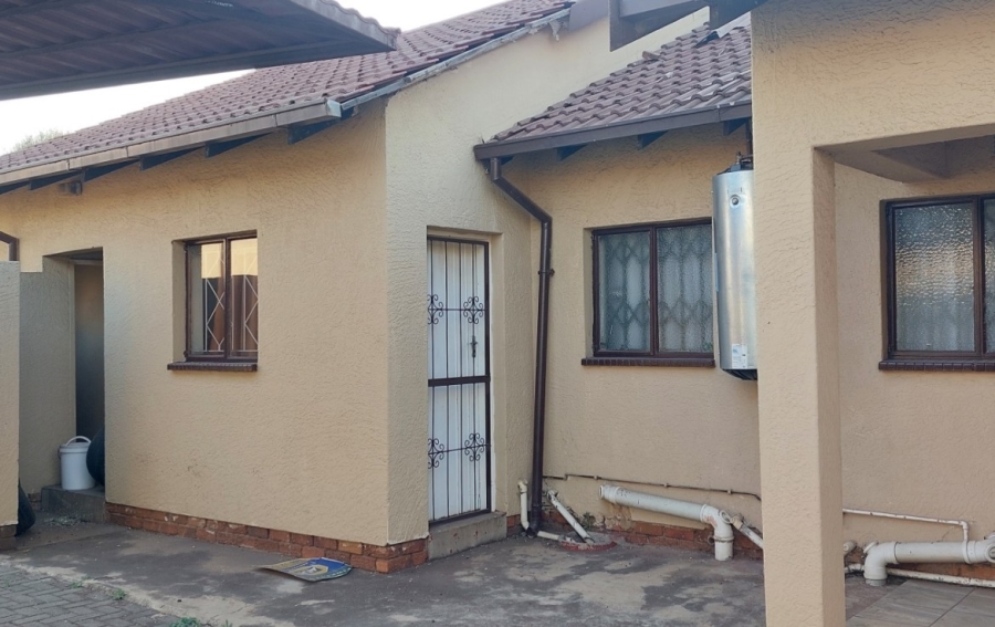 3 Bedroom Property for Sale in Roodebult Gauteng