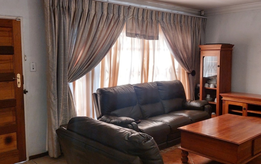 3 Bedroom Property for Sale in Roodebult Gauteng