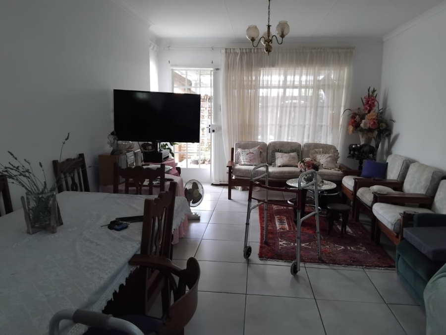 2 Bedroom Property for Sale in Brummeria Gauteng