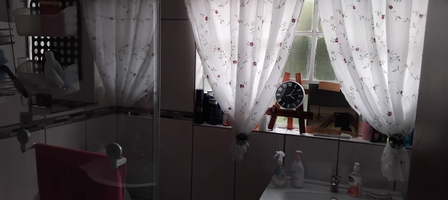 2 Bedroom Property for Sale in Brummeria Gauteng