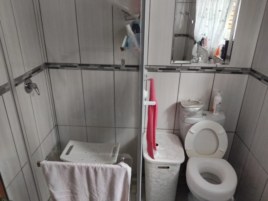 2 Bedroom Property for Sale in Brummeria Gauteng