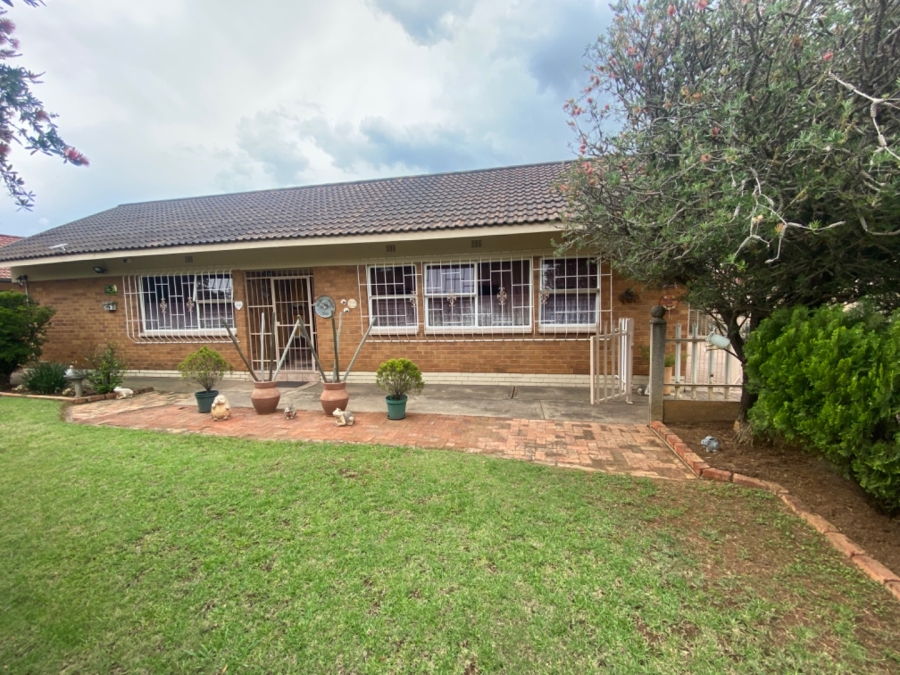 3 Bedroom Property for Sale in Vanderbijlpark SE 6 Gauteng