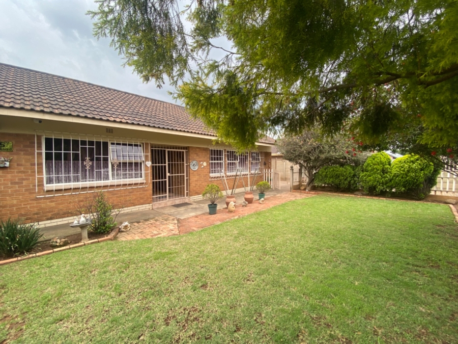 3 Bedroom Property for Sale in Vanderbijlpark SE 6 Gauteng