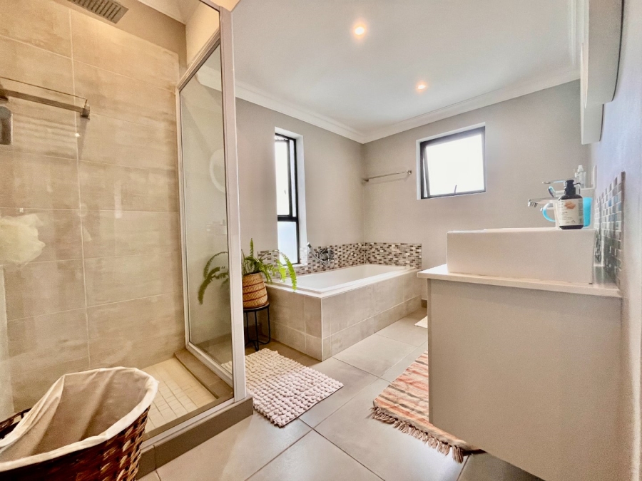 3 Bedroom Property for Sale in Fourways Gardens Gauteng