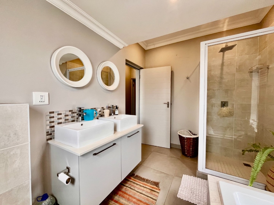 3 Bedroom Property for Sale in Fourways Gardens Gauteng